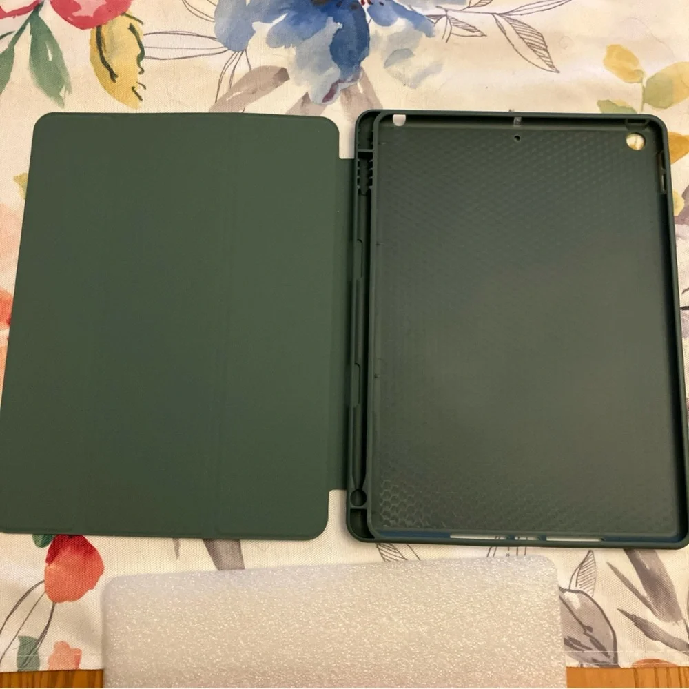 Hunter Green iPad Tablet Cover 7.5x10